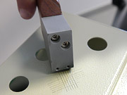 Gitterschnittprüfungen an beschichteten Metallteilen